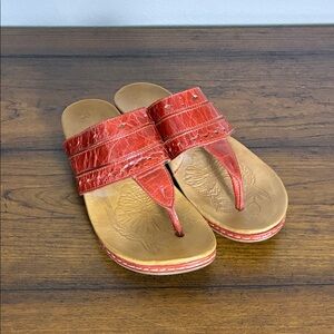 BORN Women's Size 7M Red Leather Laser Cut Thong Sandals Comfort Summer Feminine